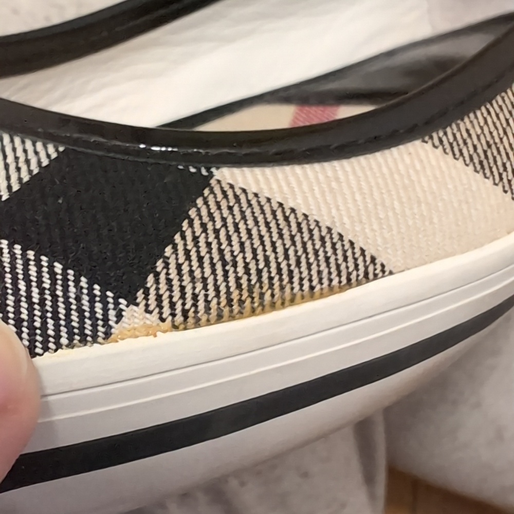 Burberry Nova check Canvas Flats with Black Patent Leather Cap Toe - Picture 8 of 13